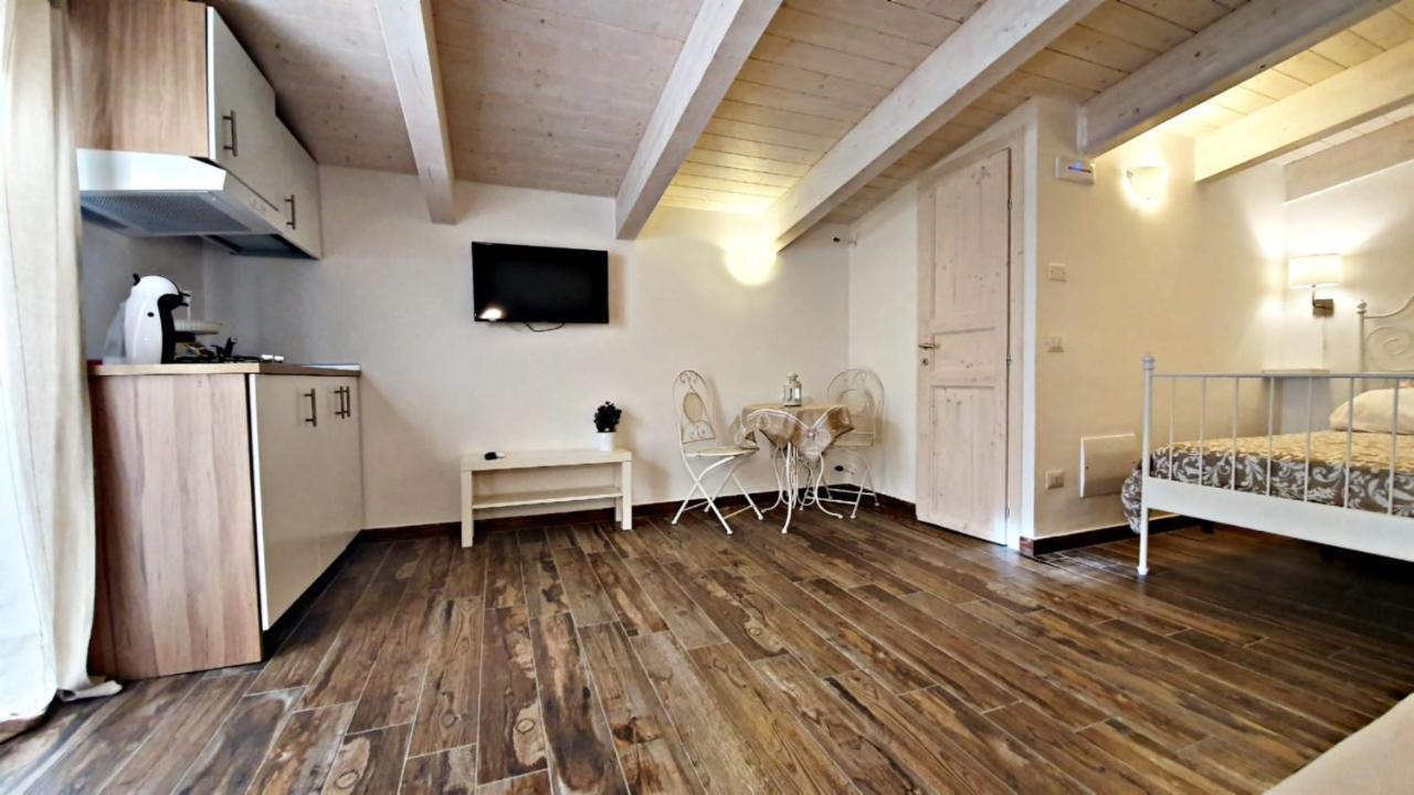 B&B A Casa Di Antonella Scauri  Bagian luar foto