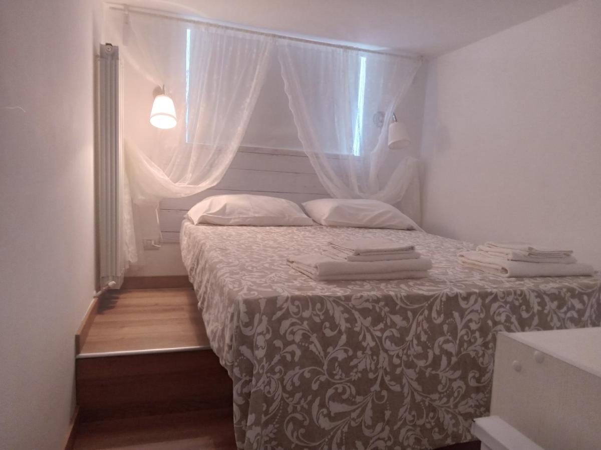 B&B A Casa Di Antonella Scauri  Bagian luar foto